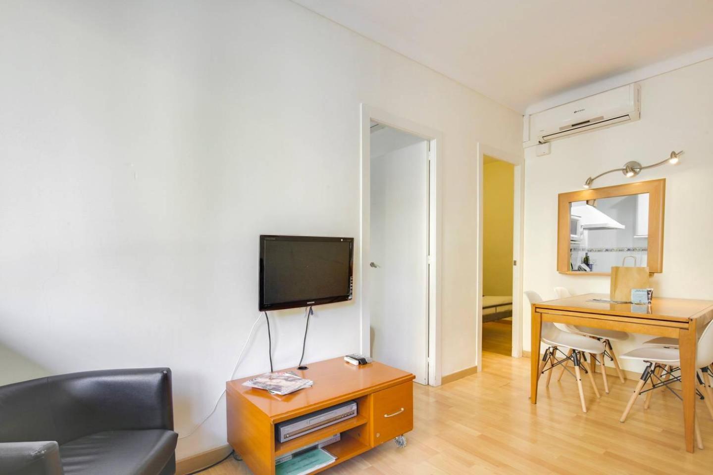 Appartement Cozy 2 Bedroom Next To Arc De Triomf