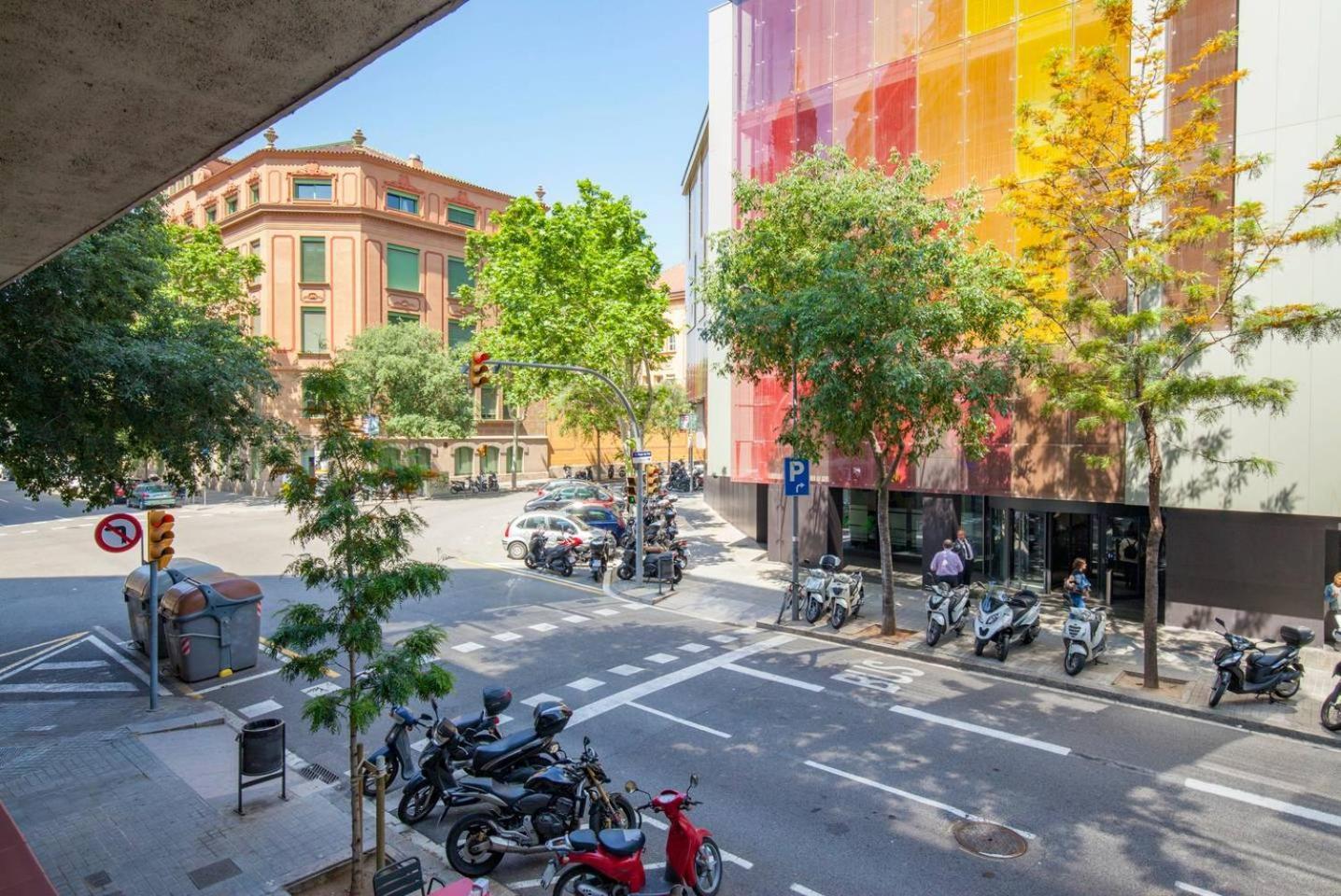 Cozy 2 Bedroom Next To Arc De Triomf Apartament Barcelona